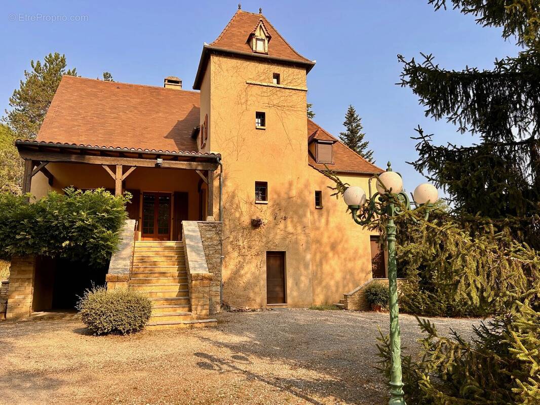 Maison à GOURDON