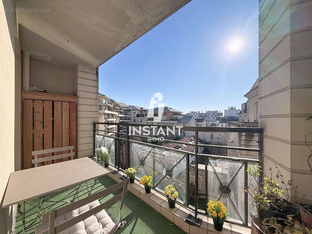 Appartement à CHARENTON-LE-PONT