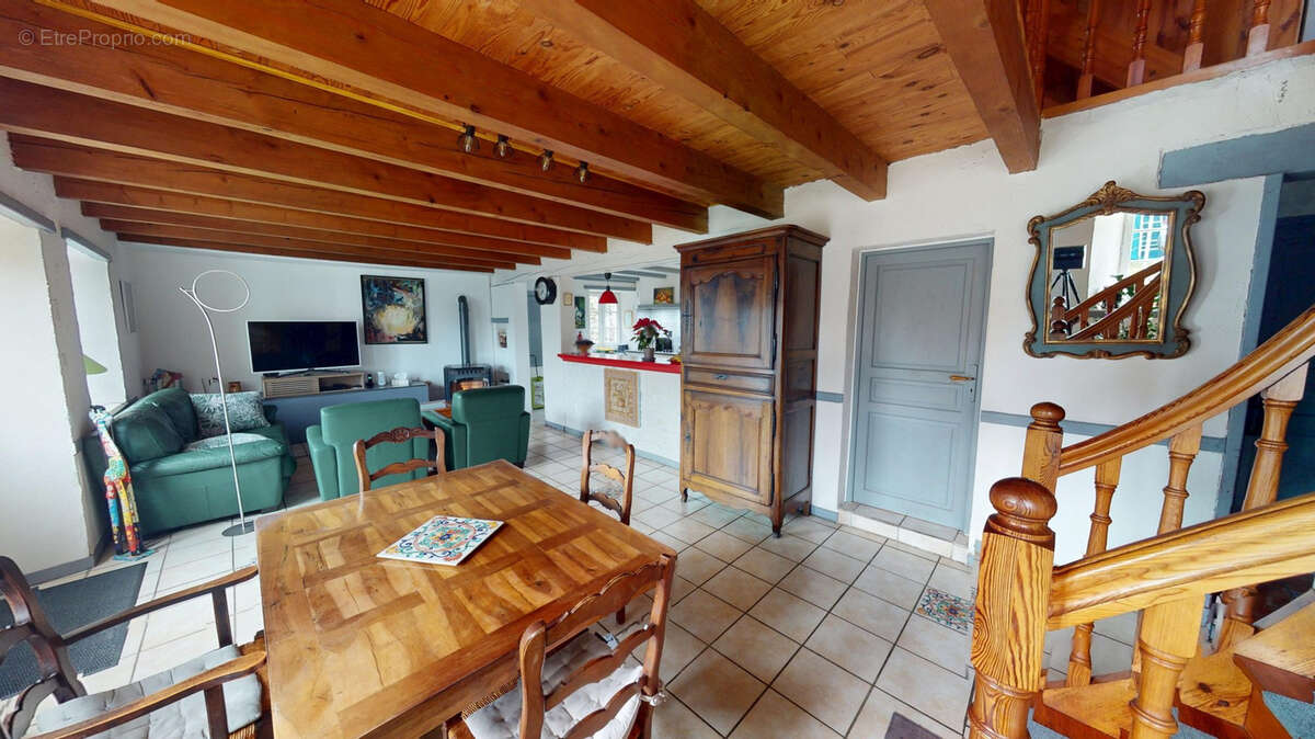 Maison à SAINT-JULIEN-D'ANCE