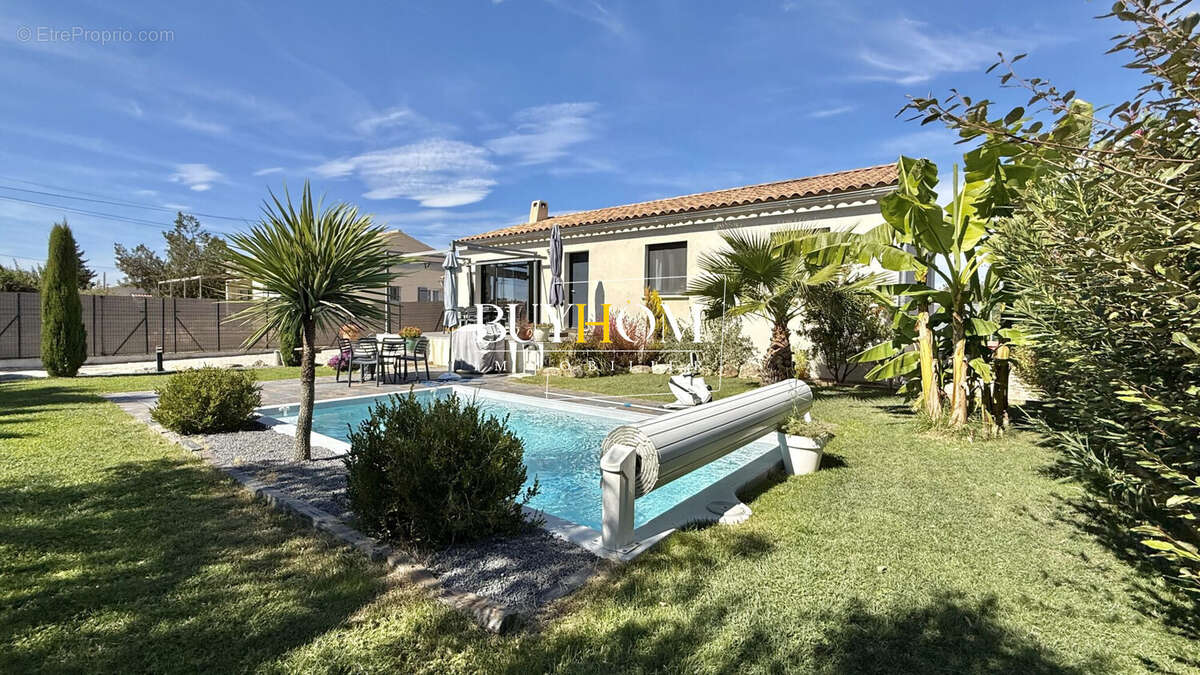 Maison à PERNES-LES-FONTAINES