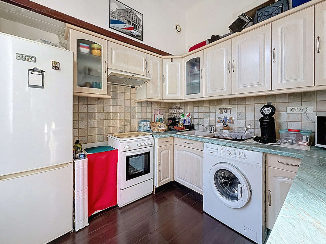 Appartement à MARSEILLE-4E