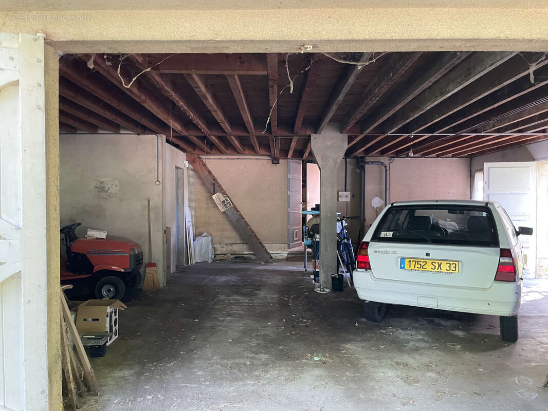 Maison à MOULIETS-ET-VILLEMARTIN