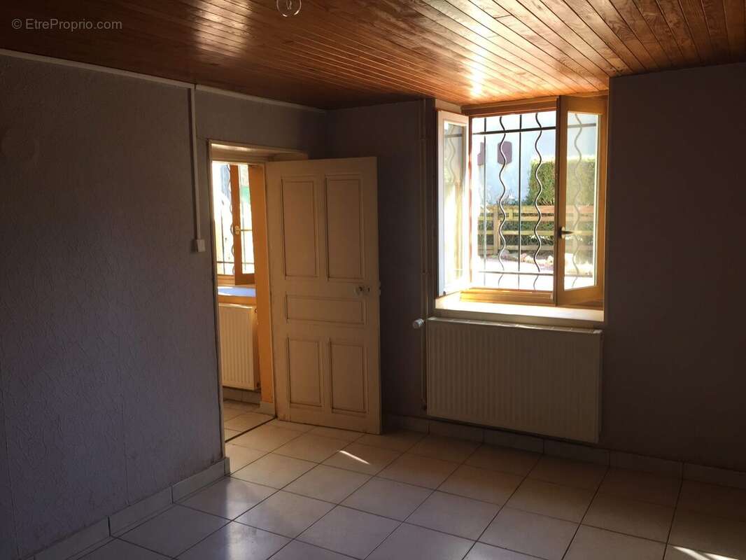 Maison à AIGUEPERSE