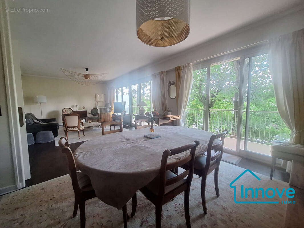 Appartement à VERSAILLES