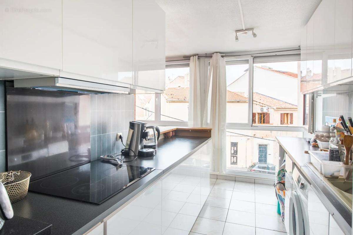 Appartement à MARSEILLE-3E