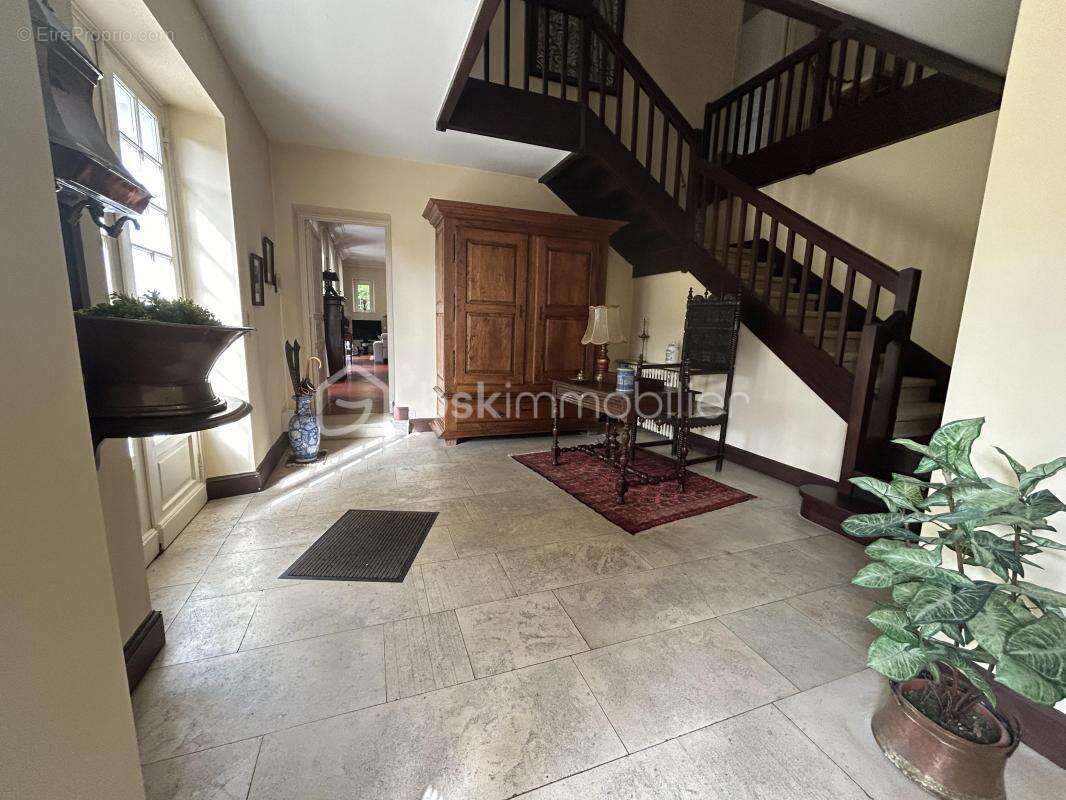 Superbe propriete - parc - dependance - piscine - double garage - photo 3