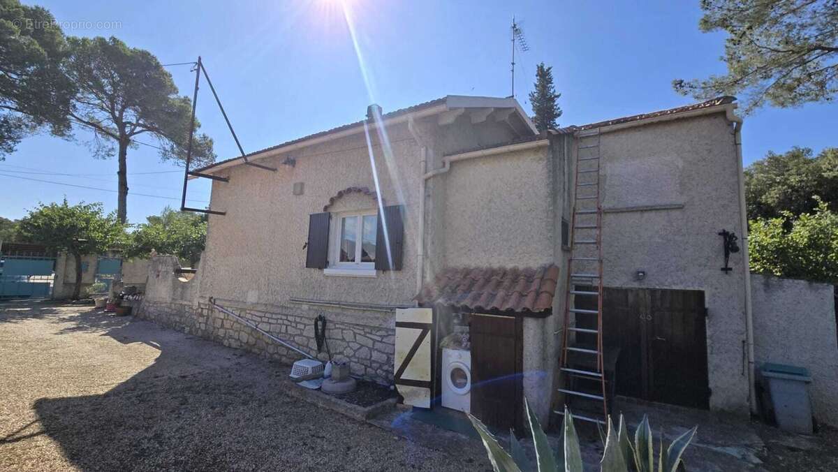 Maison à LE CASTELLET