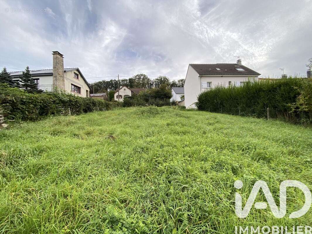 Photo 2 - Terrain à NOUZONVILLE