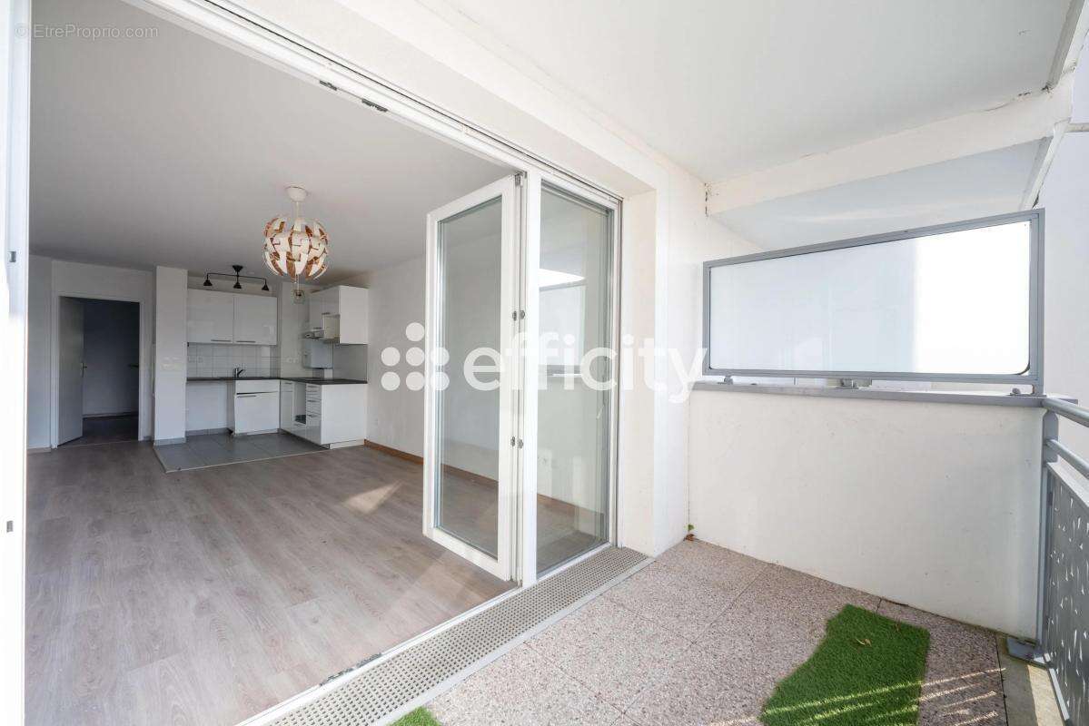 Appartement à PERSAN