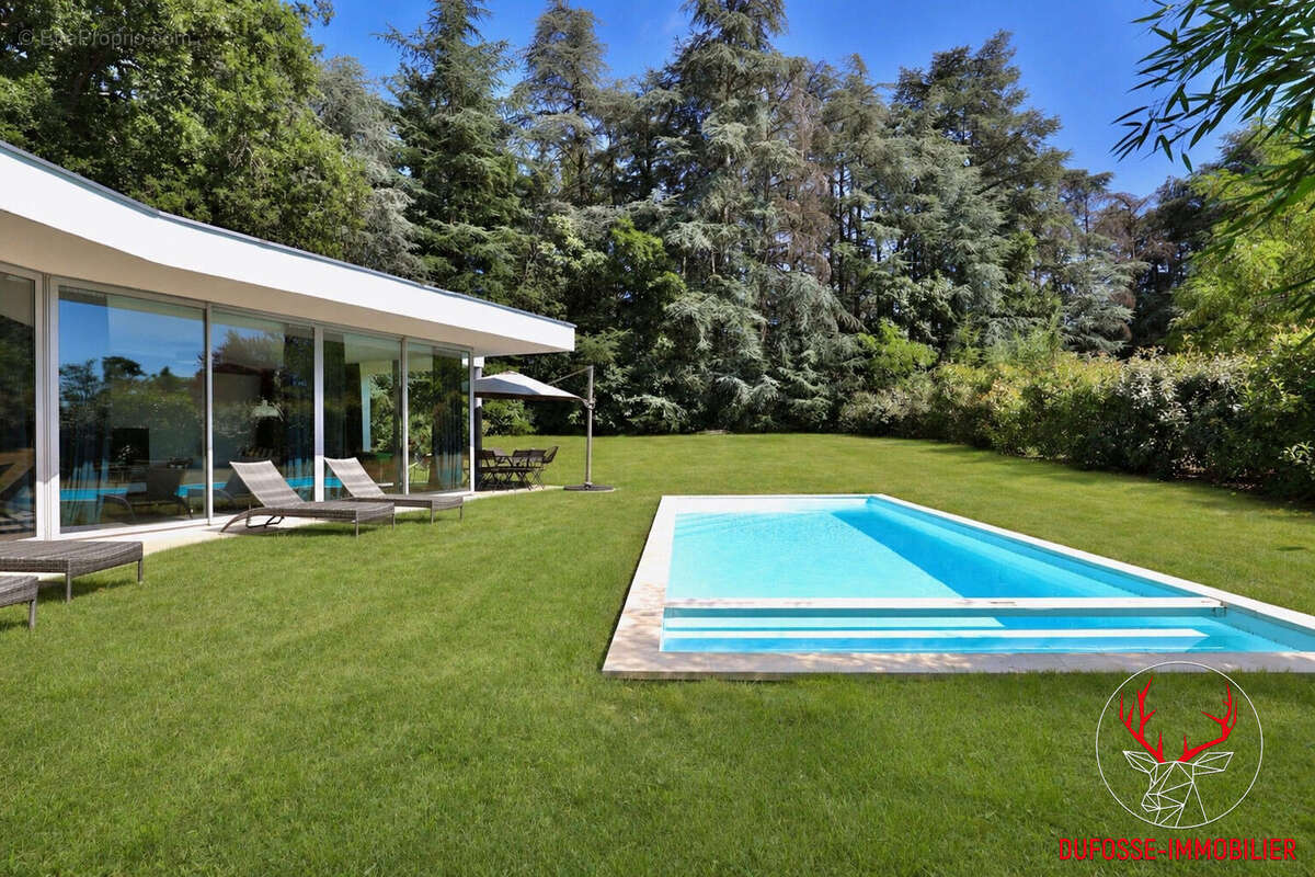 Maison à CHARBONNIERES-LES-BAINS