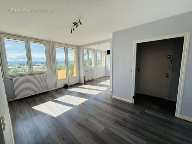 Appartement T3 dernier etage, vue . Garage - photo 6
