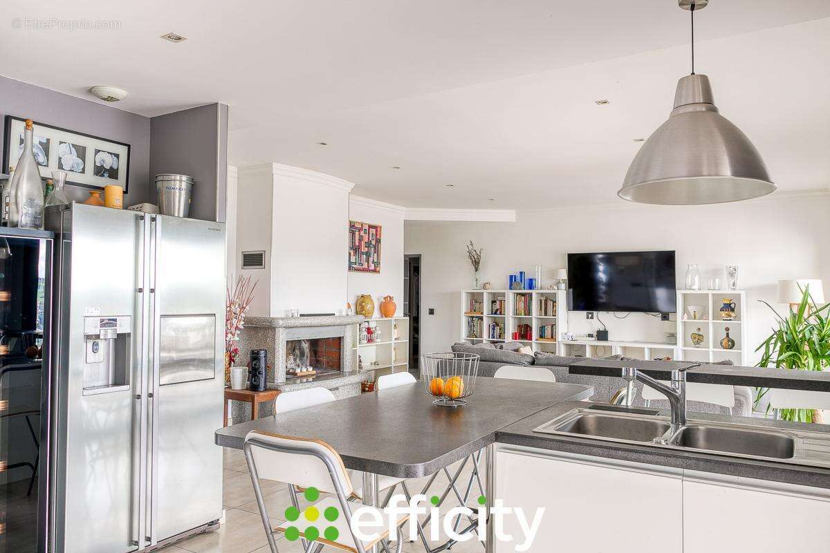 Maison à CHASSE-SUR-RHONE