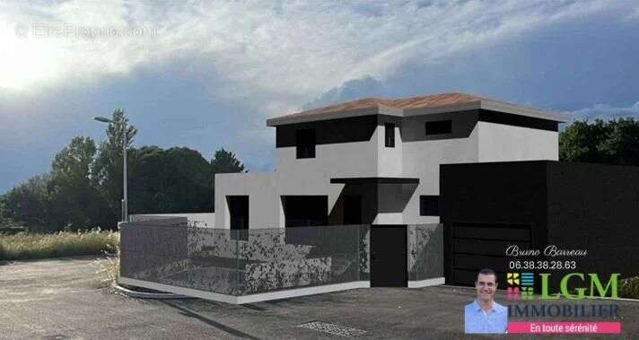 Terrain à SAINT-CHAPTES