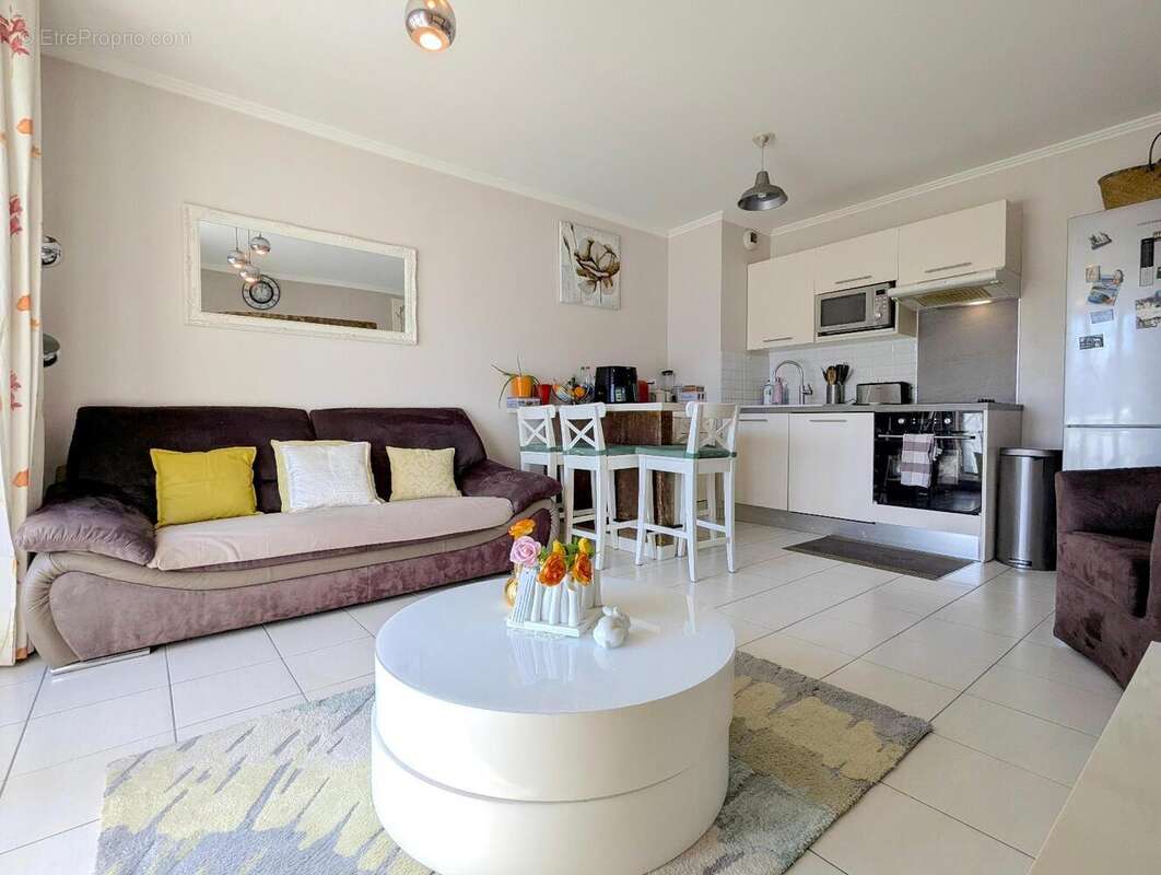 Appartement 53 m² à Decines-Charpieu  - photo 4