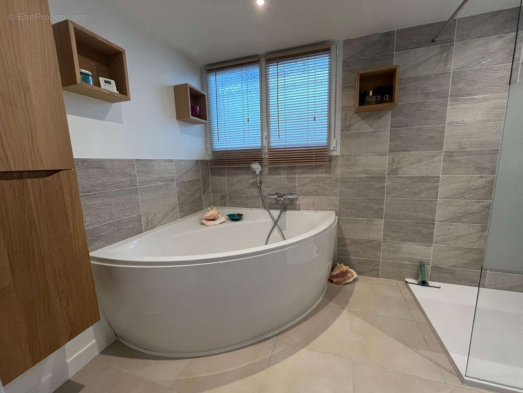 Maison à PLOUGUERNEAU