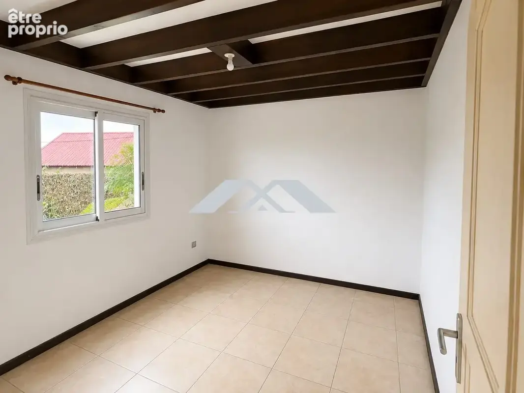 Maison 110 m² à Saint-Louis  - photo 5