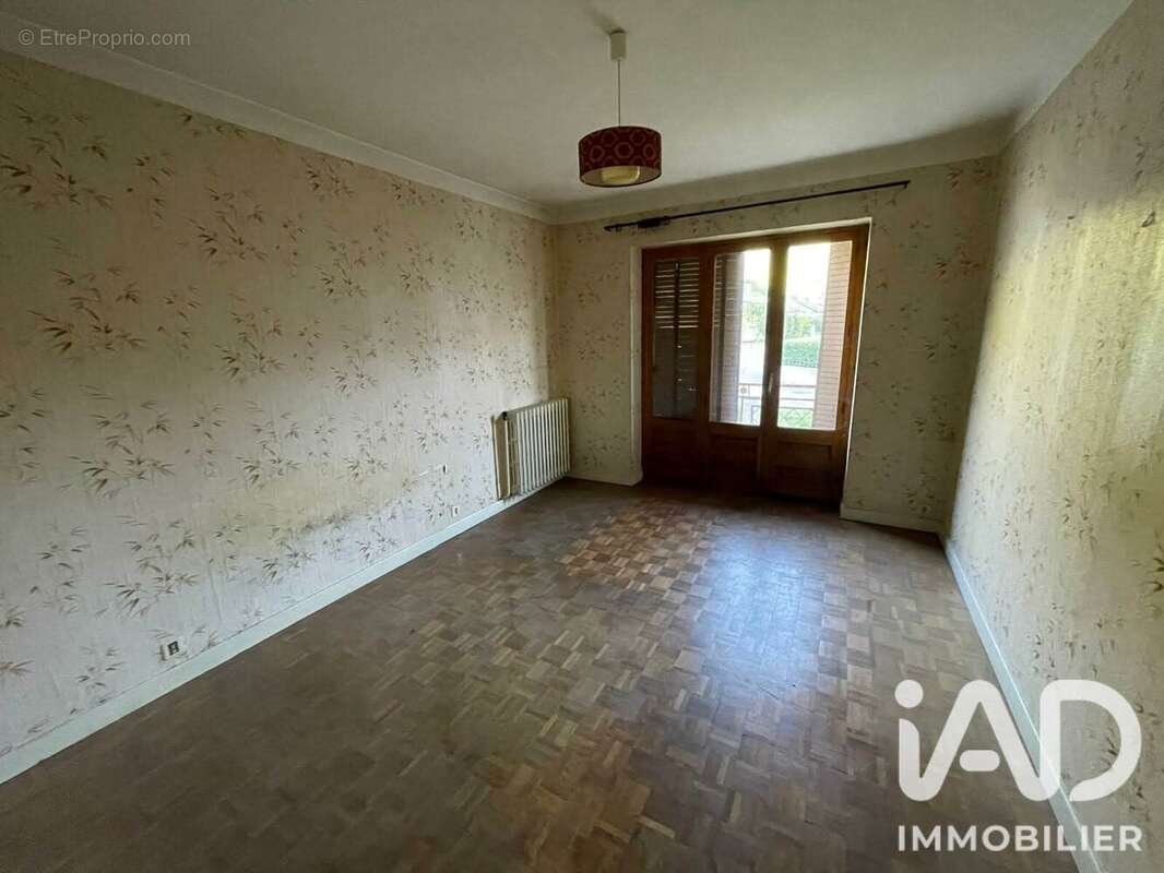 Maison 260 m² à Saint-Avre  - photo 5