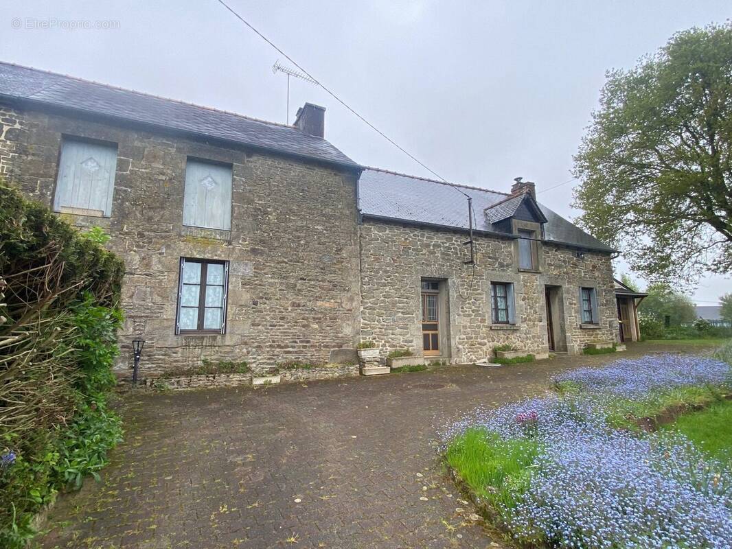 Maison à GOMENE
