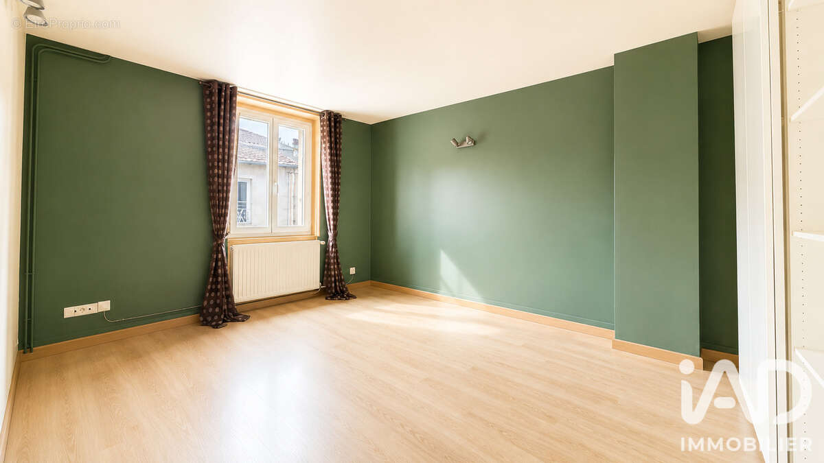 Maison 61 m² à Roche-La-Moliere  - photo 9
