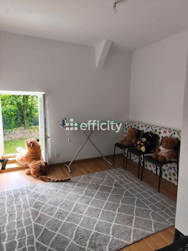 Maison à MINIAC-SOUS-BECHEREL