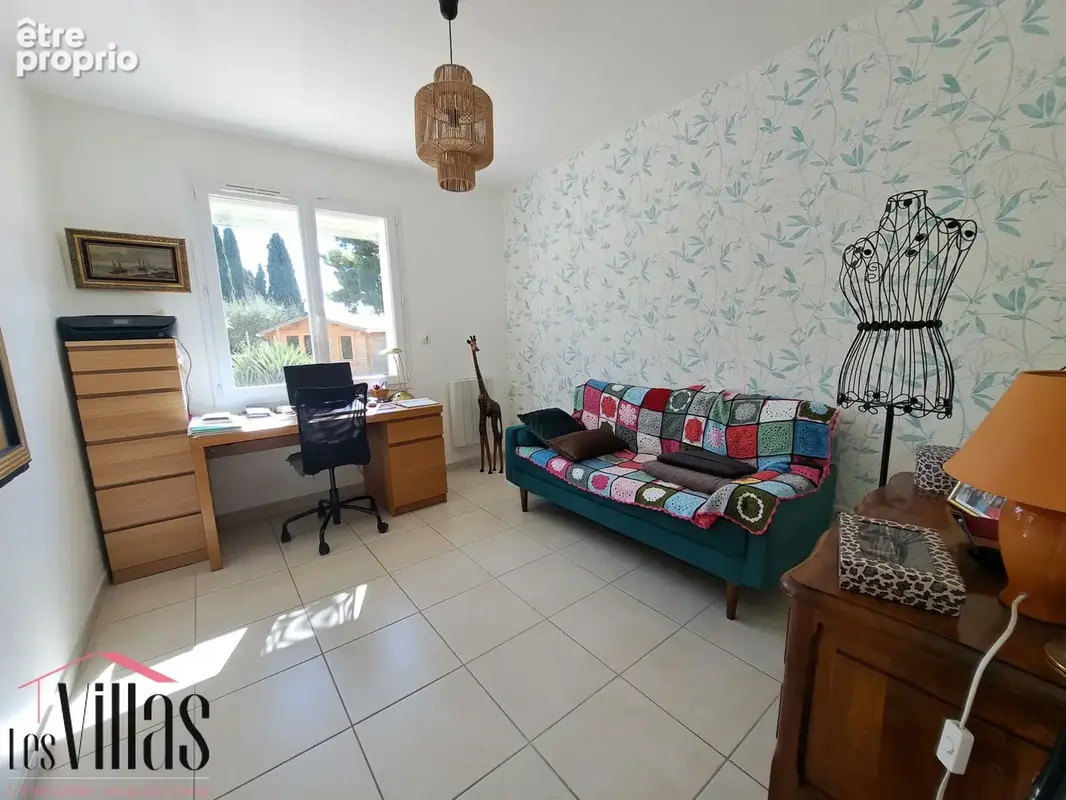 Jolie villa de plain-pied sur terrain arboré de 1600 m2 - photo 13