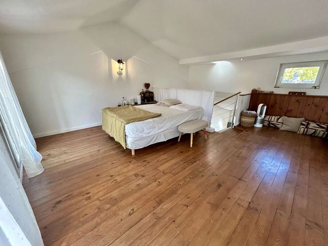 Appartement à SALERNES