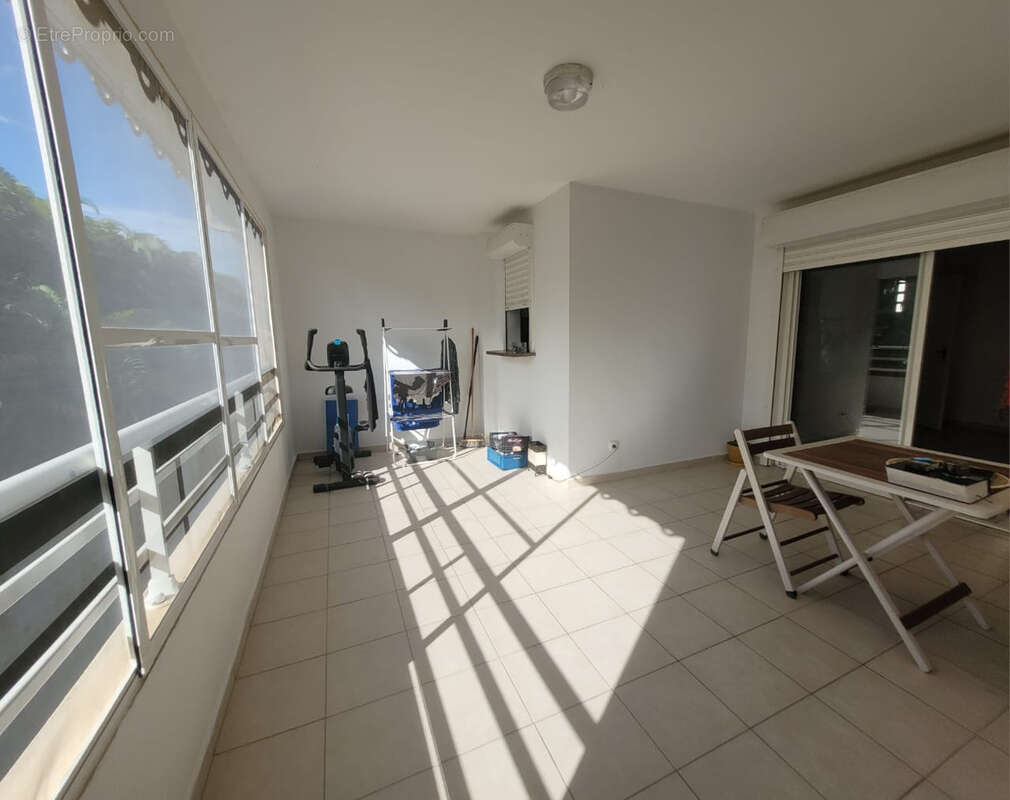 Appartement à BAIE-MAHAULT