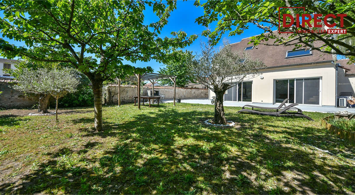 Maison à SAINT-MAUR-DES-FOSSES