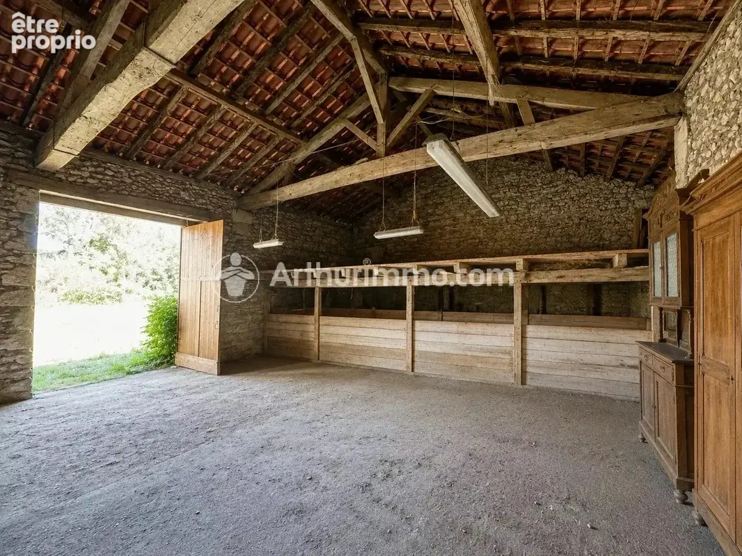 Maison  99 m², 3 ch + 2 granges attenantes - photo 11