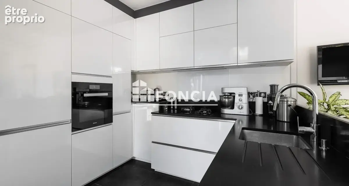 Maison avec cachet 220m2 - Proche parc BARBIEUX et Métro Epeule - Montesquieu - photo 5