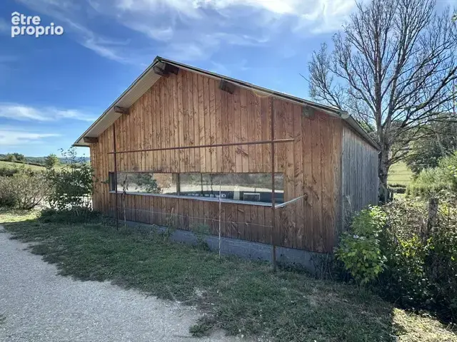 Parking à SAINT-ANDRE-EN-MORVAN