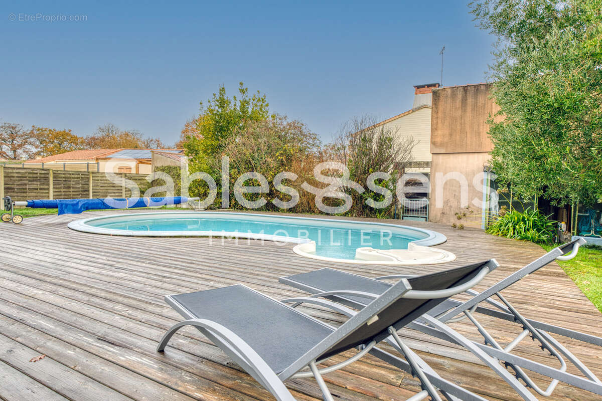 Maison à LES CLOUZEAUX