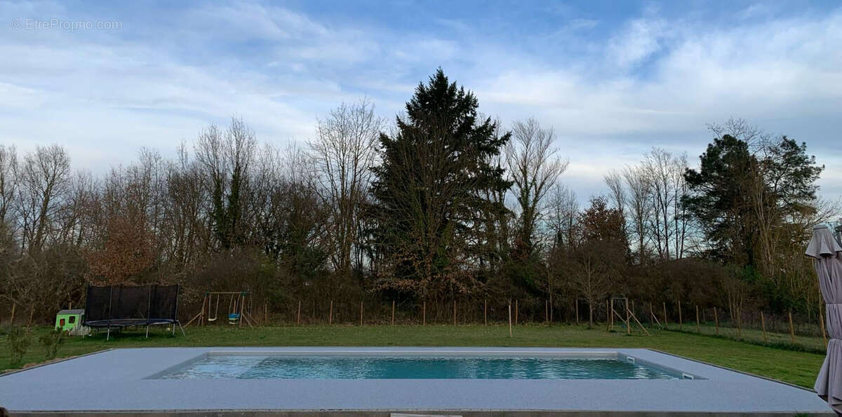 Maison à BARRY-D'ISLEMADE