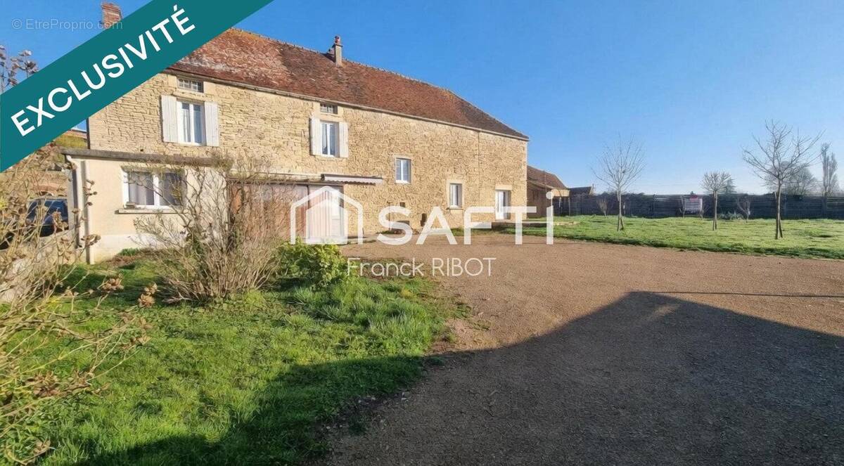 Photo 1 - Maison à MOUTIERS-SAINT-JEAN