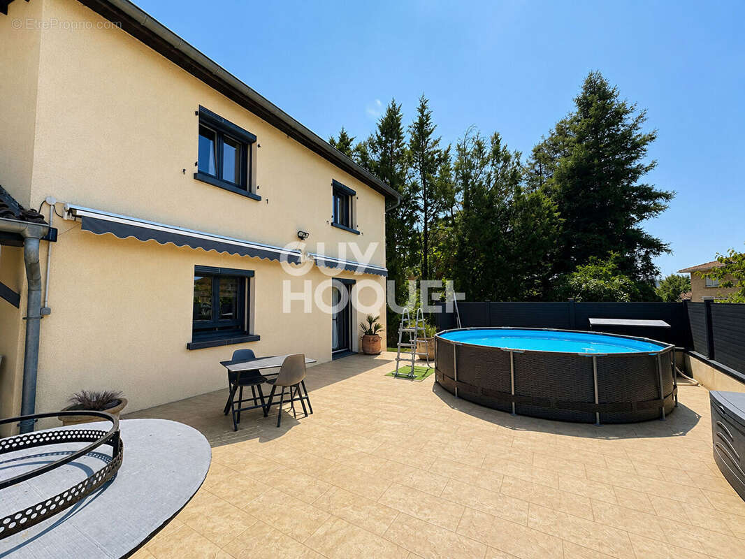 LUZINAY Maison individuelle  au coeur du village - photo 2
