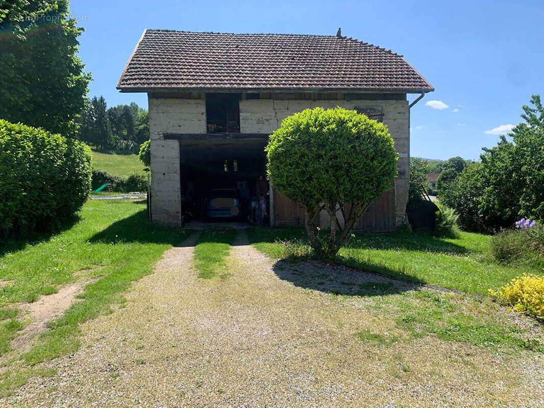 Maison à SAINT-JEAN-DE-CHEVELU