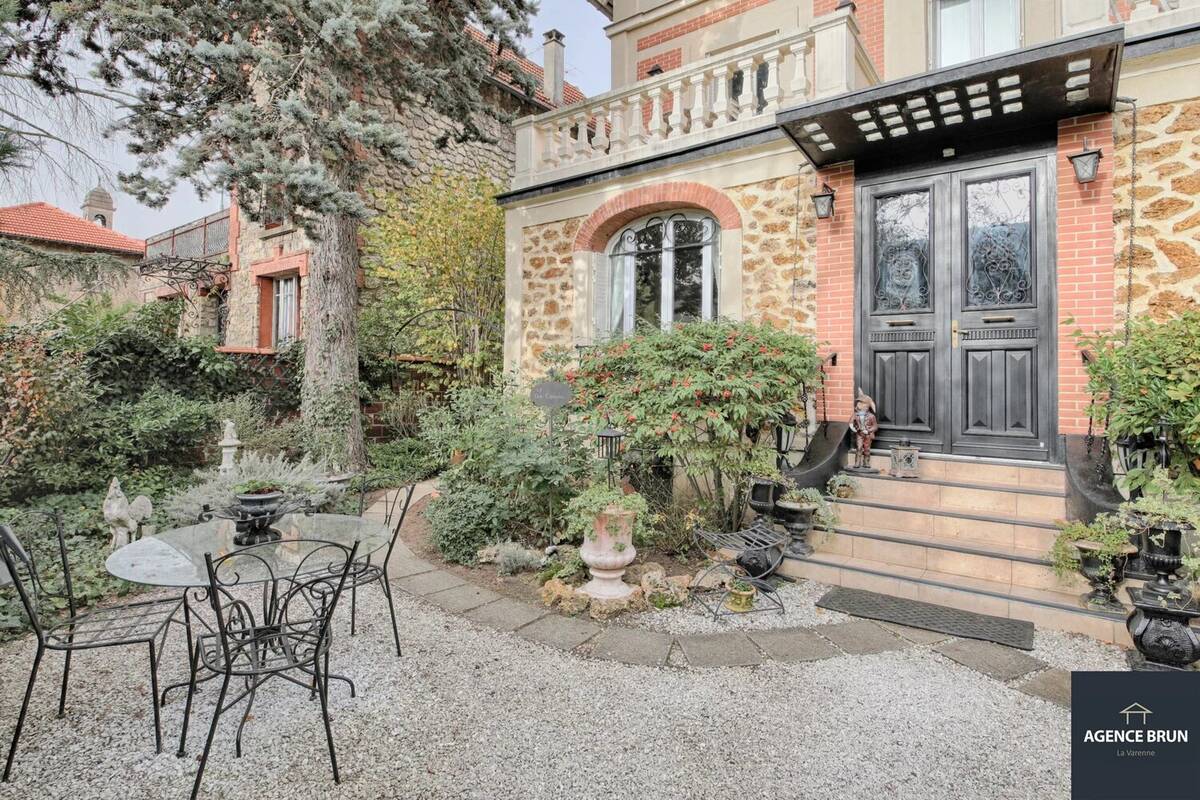 Maison à SAINT-MAUR-DES-FOSSES