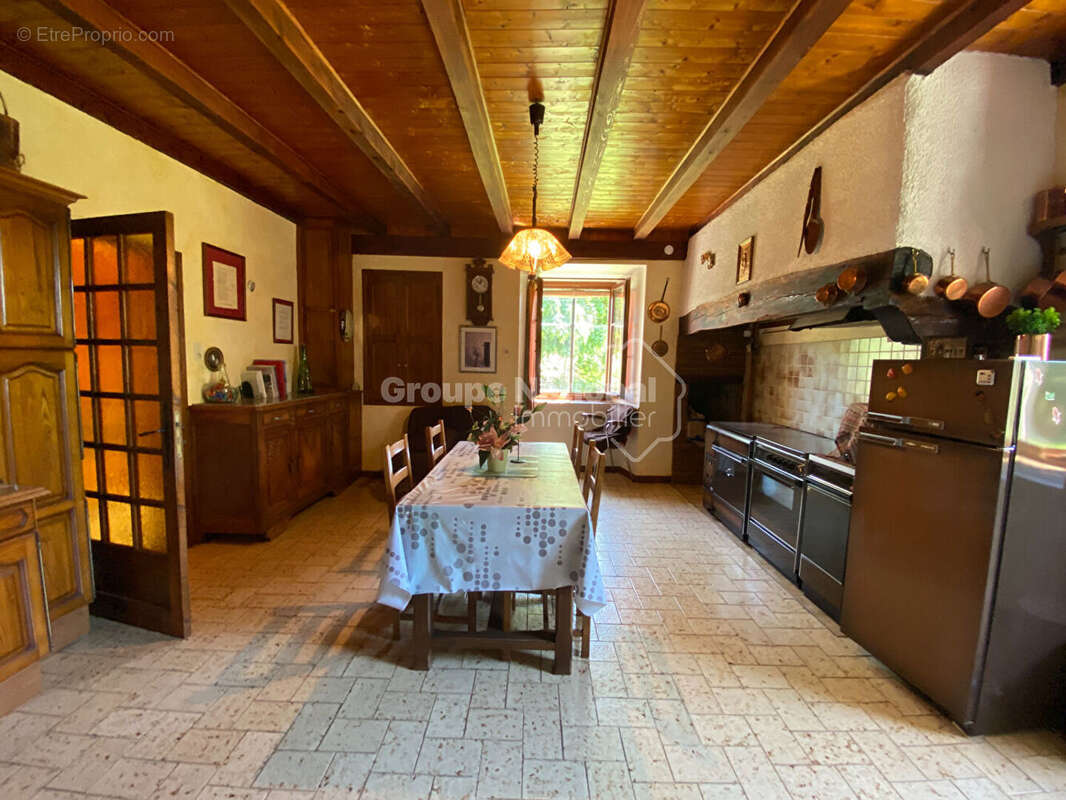 Maison à SAINT-MARTIN-DE-FUGERES