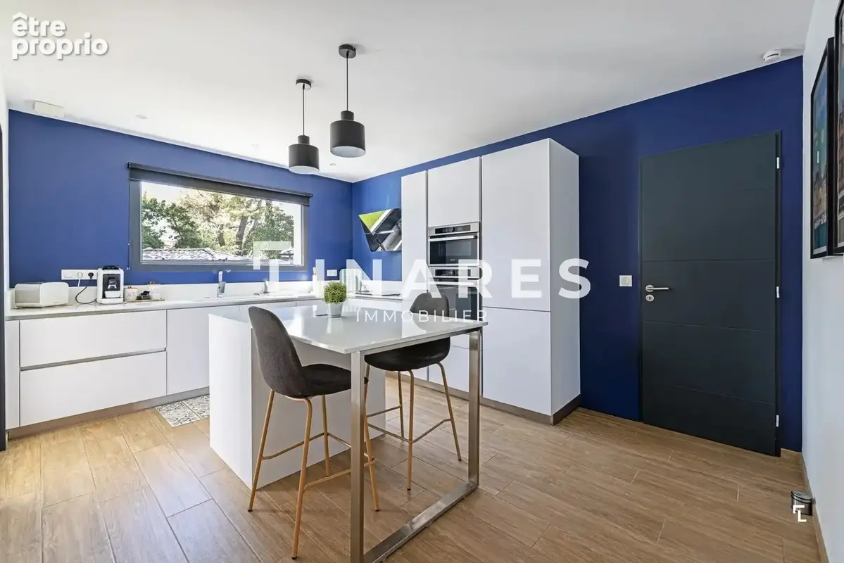 LA PREMIUM - Villa de 147m² - Piscine - Garage - Carport - Parcelle de 1006m² - 13400 Aubagne Les Fenestrelles - photo 16