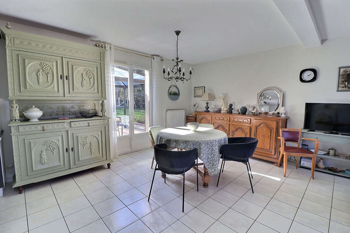 Maison à EPERNON