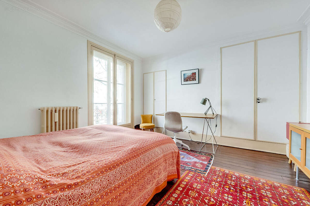 Appartement à PARIS-14E