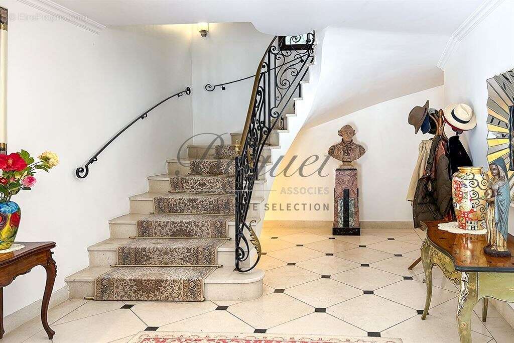 Maison à POIGNY-LA-FORET