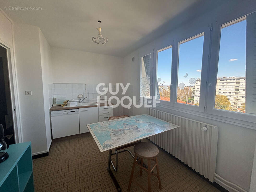 Appartement à BRON