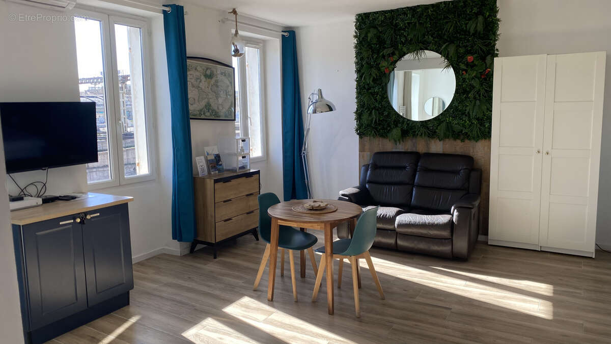 Appartement à MARSEILLE-1E