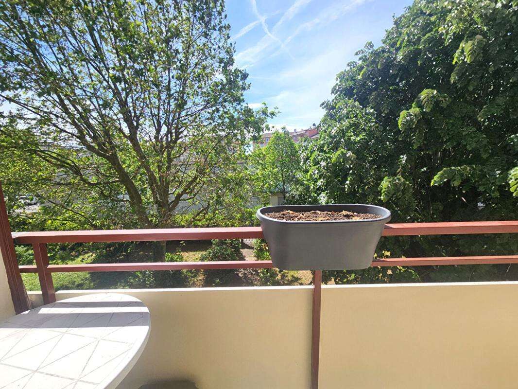 Appartement à DECINES-CHARPIEU