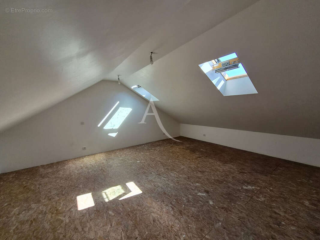 Immeuble Doue En Anjou 6 pièce(s) - photo 18