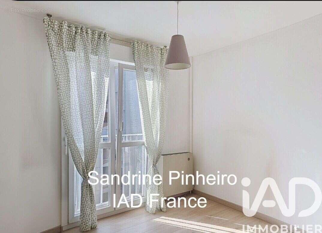 Photo 9 - Appartement à LES ULIS