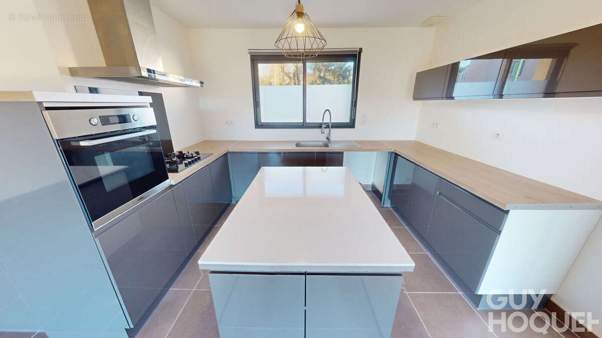 Maison à FONTAINE-LE-COMTE