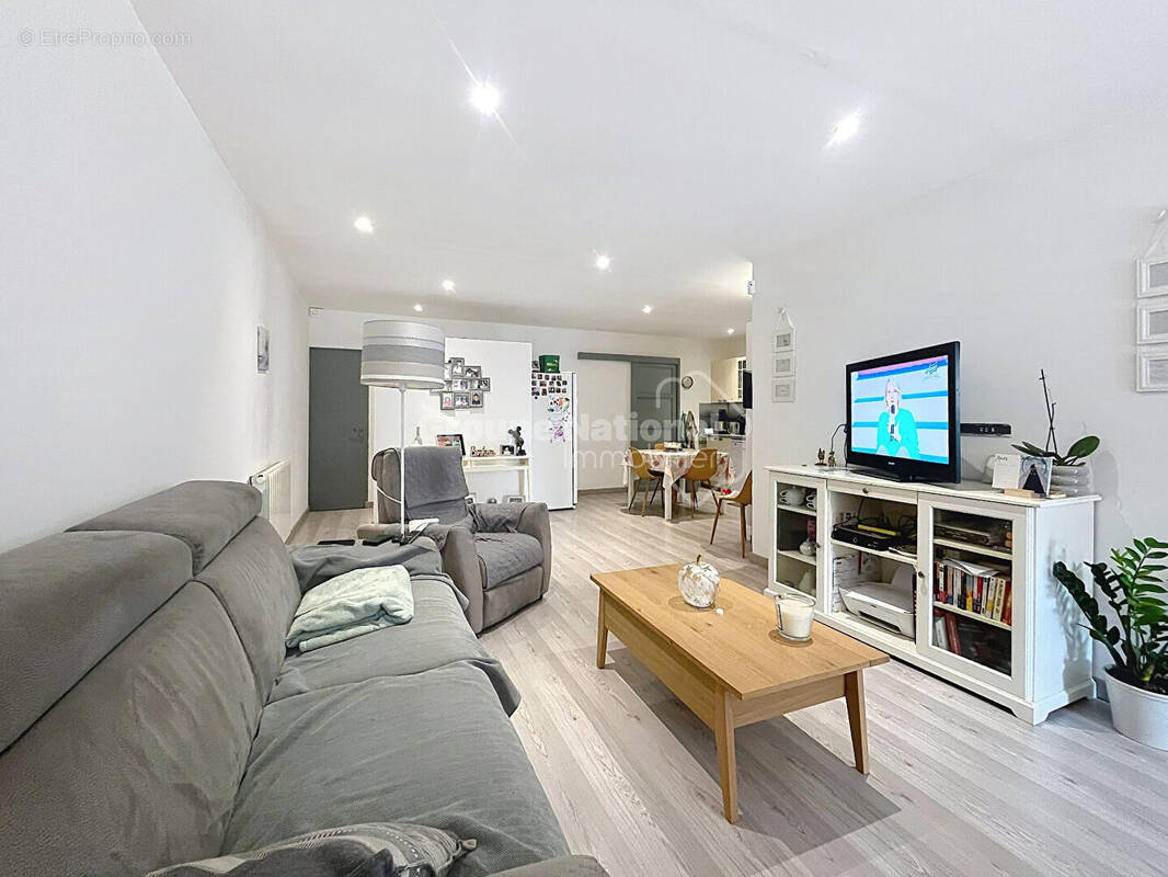 Châteauneuf-du-Pape : Appartement 86 m² - PLAIN PIED - avec un grand extérieur privatif de 340 m² - photo 1
