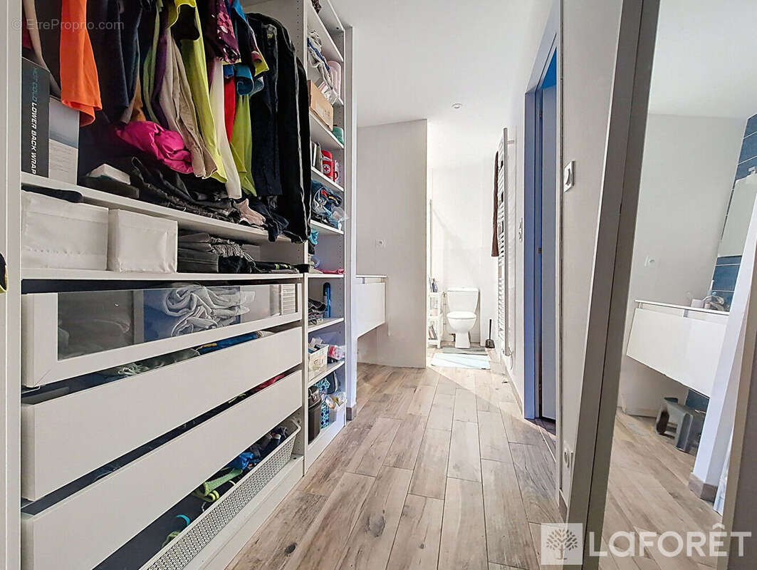 Maison à SAINT-GEORGES-DES-GARDES